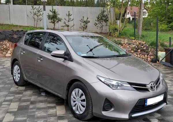 samochody osobowe Toyota Auris cena 40500 przebieg: 126000, rok produkcji 2015 z Łomianki